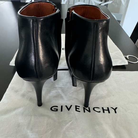 Givenchy booties. - Picture 10 of 10